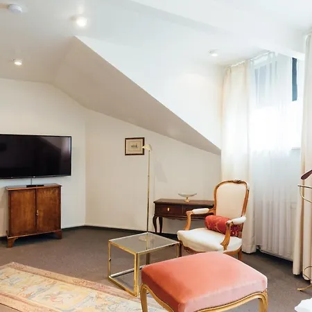 Kleine In Ruhiger Stadtlage Hotel Wiesbaden