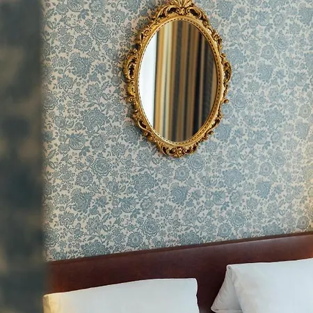 Das Kleine Hotel In Ruhiger Stadtlage 3*