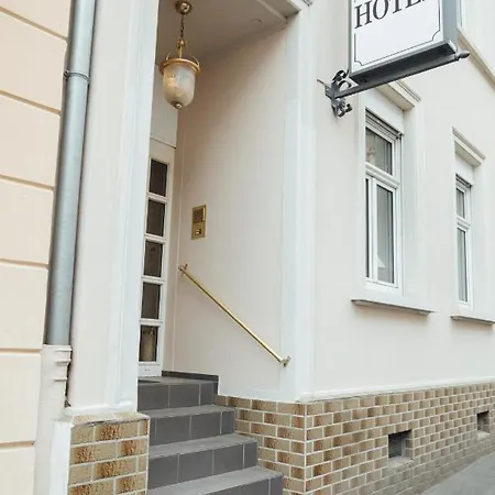 Hotel Kleine In Ruhiger Stadtlage Wiesbaden