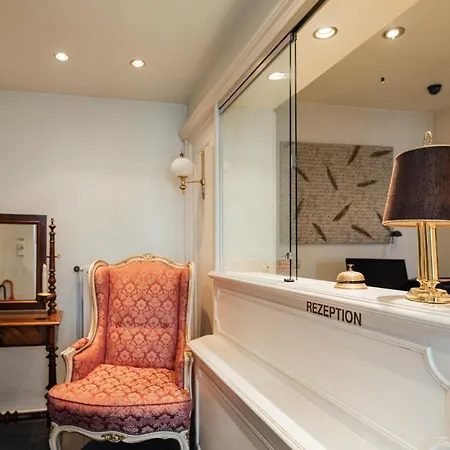 Kleine In Ruhiger Stadtlage