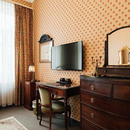 Kleine In Ruhiger Stadtlage