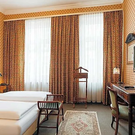 Das Kleine Hotel In Ruhiger Stadtlage 3*