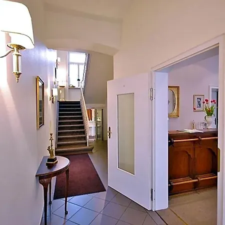 Das Kleine Hotel In Ruhiger Stadtlage