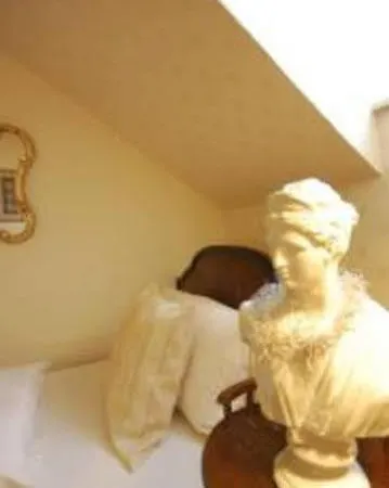 Kleine In Ruhiger Stadtlage 3*