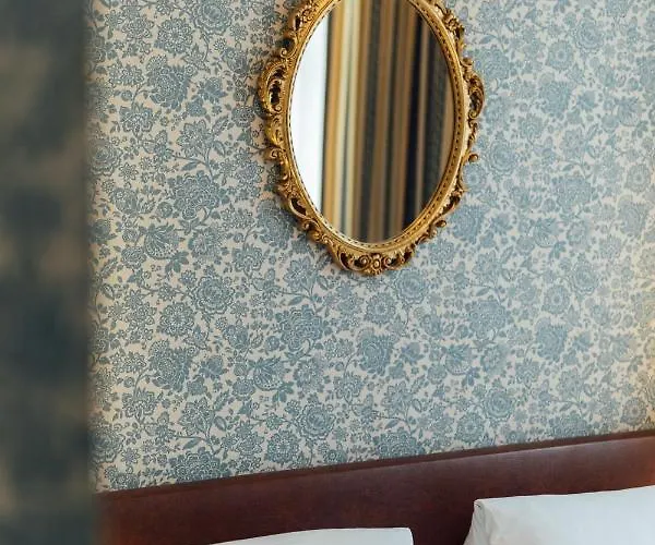 Kleine In Ruhiger Stadtlage 3*