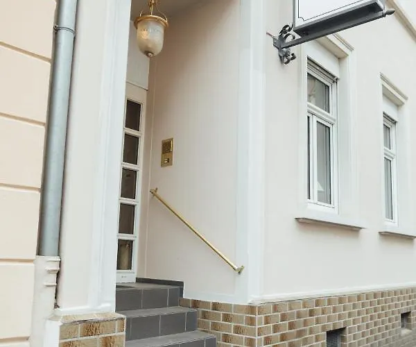 Hotel Kleine In Ruhiger Stadtlage Wiesbaden