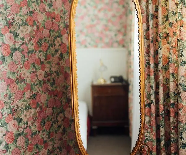 Kleine In Ruhiger Stadtlage