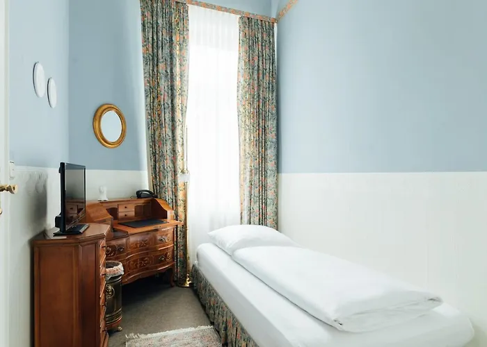 Kleine In Ruhiger Stadtlage 3*