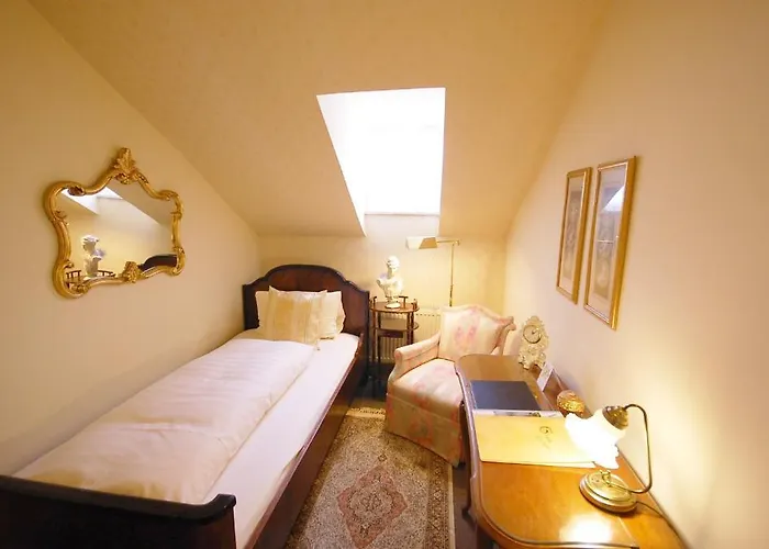 Hotel Kleine In Ruhiger Stadtlage Wiesbaden